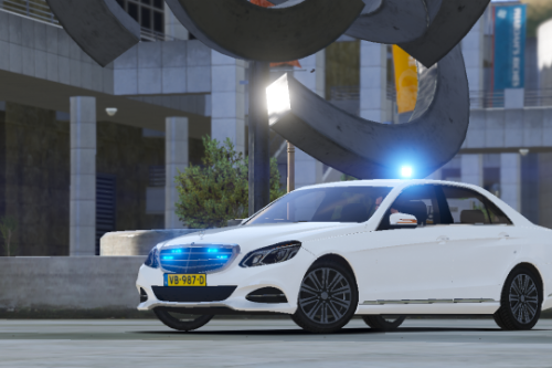 Unmarked Dutch Police Mercedes E-Class